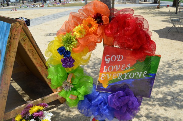 Rainbow wreath DPAC